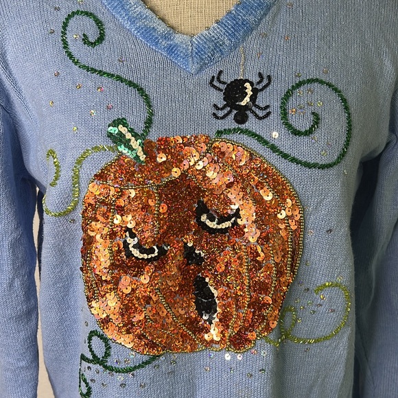 🔹 Quacker Factory Sequined and Beaded Halloween V-Neck Sweater - Picture 3 of 4